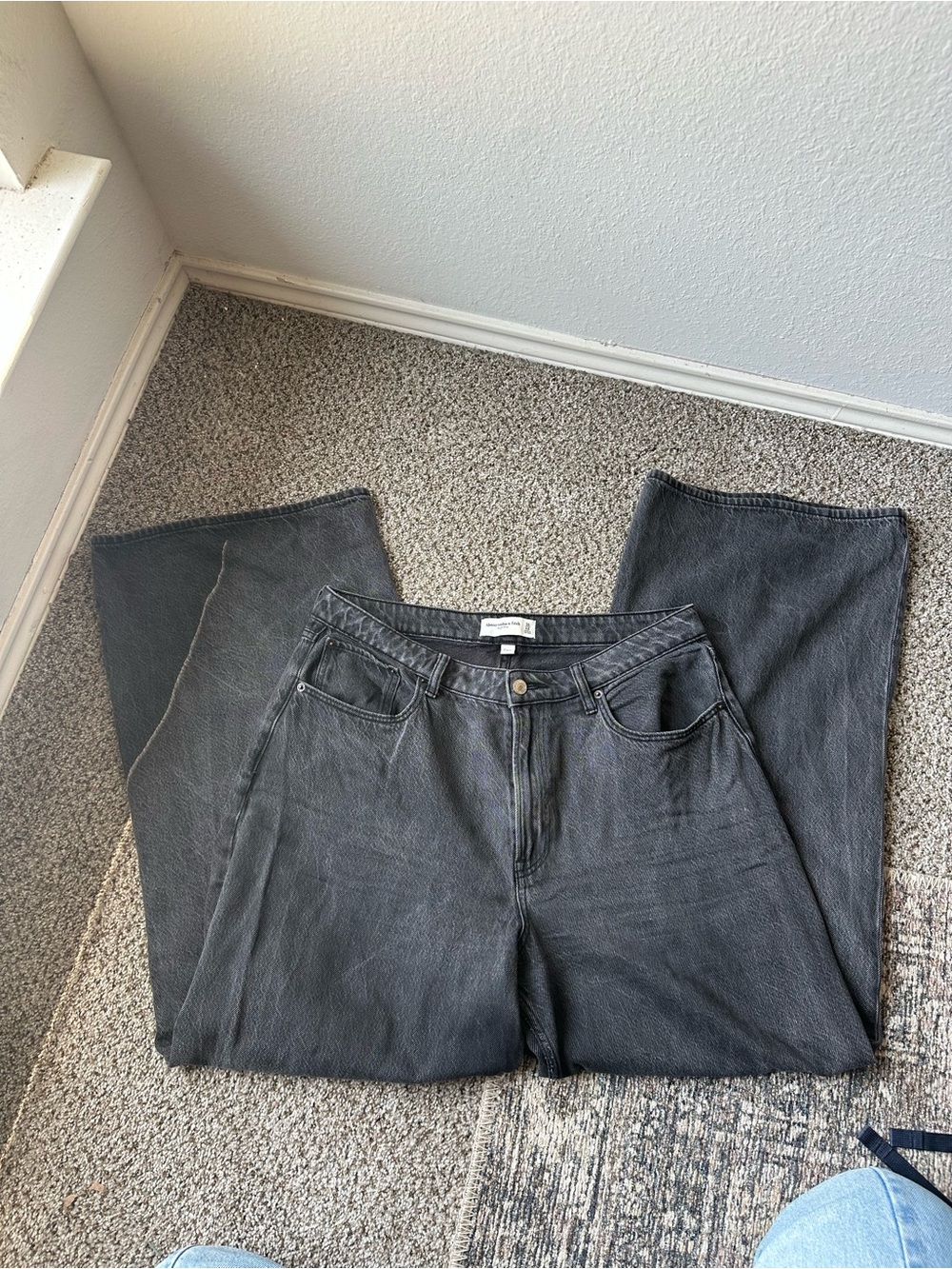 Abercrombie & Fitch Ultra High-Rise Black jeans